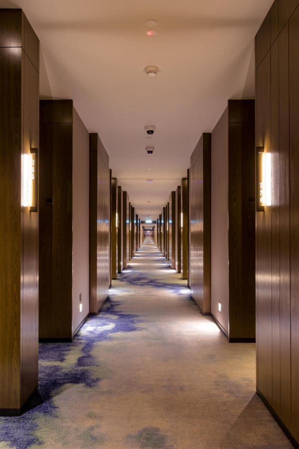 M Resort & Hotel Kuala Lumpur Zewnętrze zdjęcie A corridor at the hotel